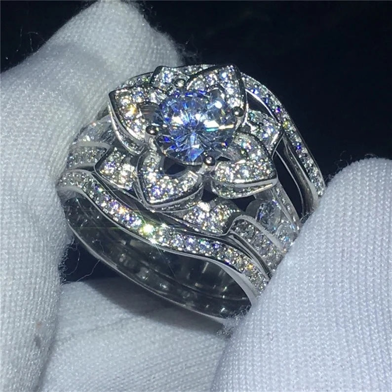 Vintage Flower Studded Diamond Ring