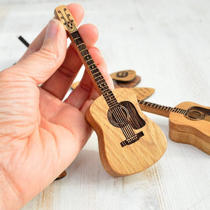 🎁Mini Cute Edition Wooden Guitar Plectrum Case🎸