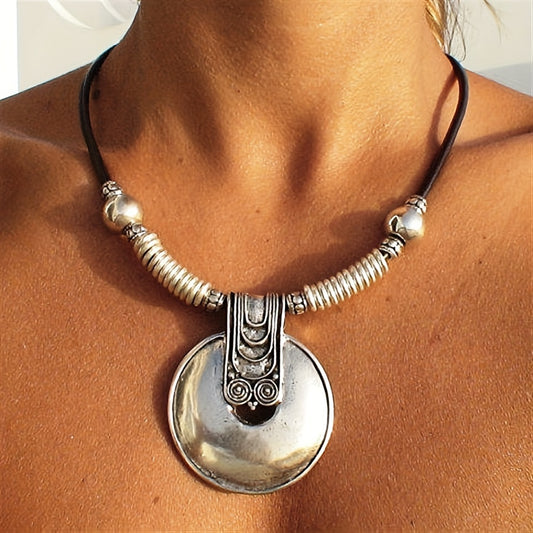 Vintage Bohemian Round Pendant Personality Decorative Necklace