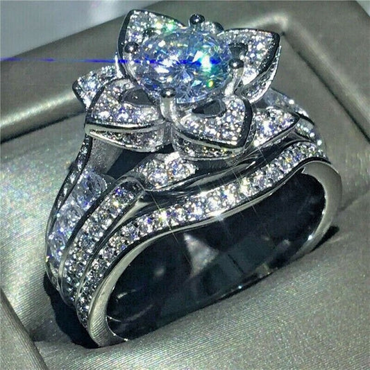 Vintage Flower Studded Diamond Ring