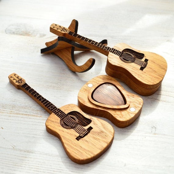 🎁Mini Cute Edition Wooden Guitar Plectrum Case🎸