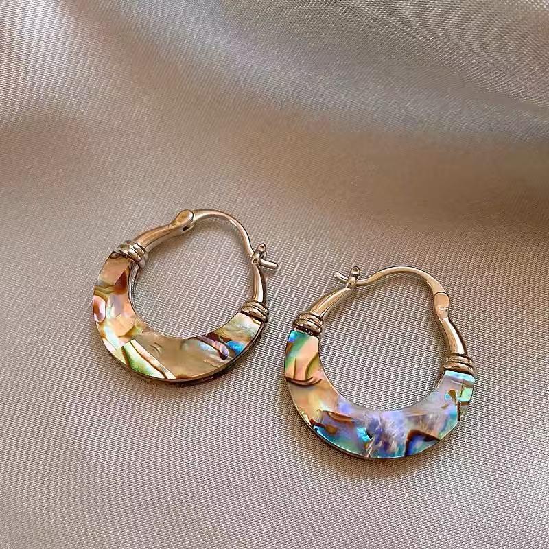 💖 Valentine's Day Hot Sale - ✨ Elegant Shell-Style Ear Huggies🌊 Unique Natural Patterns💋