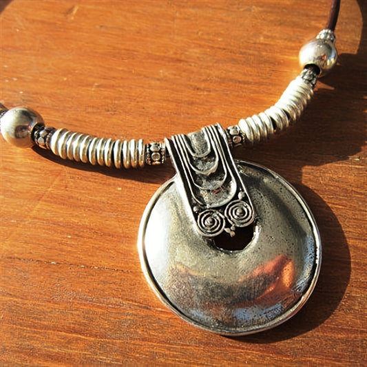 Vintage Bohemian Round Pendant Personality Decorative Necklace